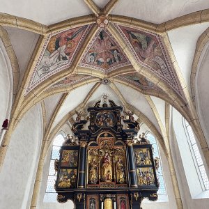 Altar der Filialkirche Mariae Himmelfahrt in Stuben, Pfunds