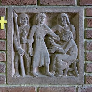 Station 1 Verurteilung. In der Kirche St.Valerius in Tier Weismark