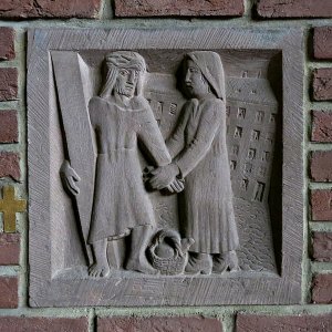 Station 4 Begegnung mit der Mutter. In der Kirche St.Valerius in Tier Weismark