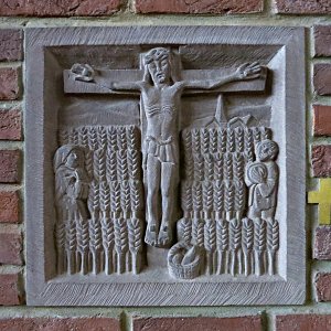 Station 12 Jesus stirbt am Kreuz. In der Kirche St.Valerius in Tier Weismark