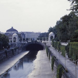 Wienflussportal im Wiener Stadtpark Ende 1950er Jahre