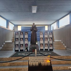 Syrakus, Santuario della Madonna delle Lacrime - Seitenkapelle