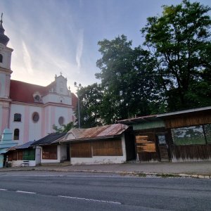 Maria Dreieichen und die aufgelassenen Kioske für Devotionalien