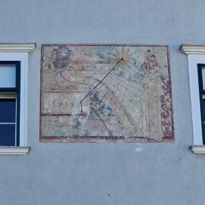 Sonnenuhr im Wasserschloss Kottingbrunn
