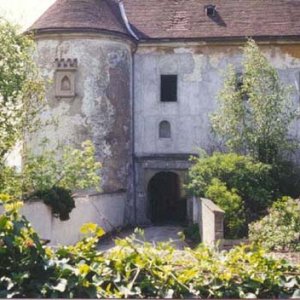 Schloß Albrechtsberg, Nordansicht, Brücke und Eingangstor, 1995
