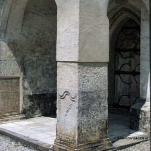 Siebenschläferkirche Rotthof - Römische Grabplatten
