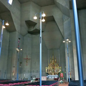 Blick in das Kirchenschiff von St. Ludwig.