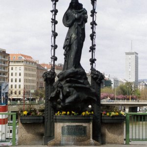 Marienstatue auf der Marienbrücke, 2000