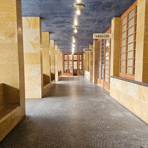 Bahnhof Trient Dekor
