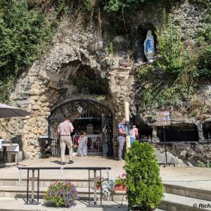 Wallfahrtskirche Maria Gugging, Lourdesgrotte
