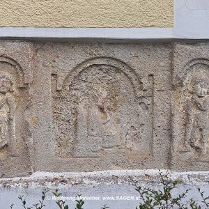 Römischer Grabstein in der Wallfahrtskirche in Ruprechtshofen bei Niederneukirchen