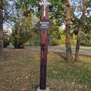Schmerber-Kreuz im Kurpark Oberlaa