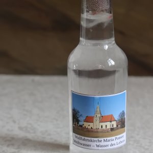 Weihwasserfläschchen