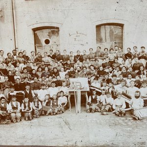 Belegschaft der Fa. Jenny & Schindler, 1897