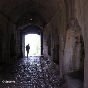 Tor einer Festung in Nordalbanien