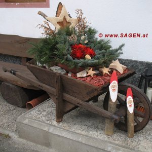 Weihnachtsmänner in Krößbach, Stubaital (Tirol)