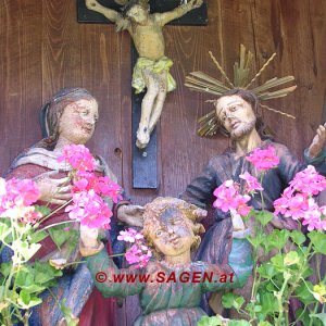 Heilige Familie im Wegkreuz im Zillertal, Tirol