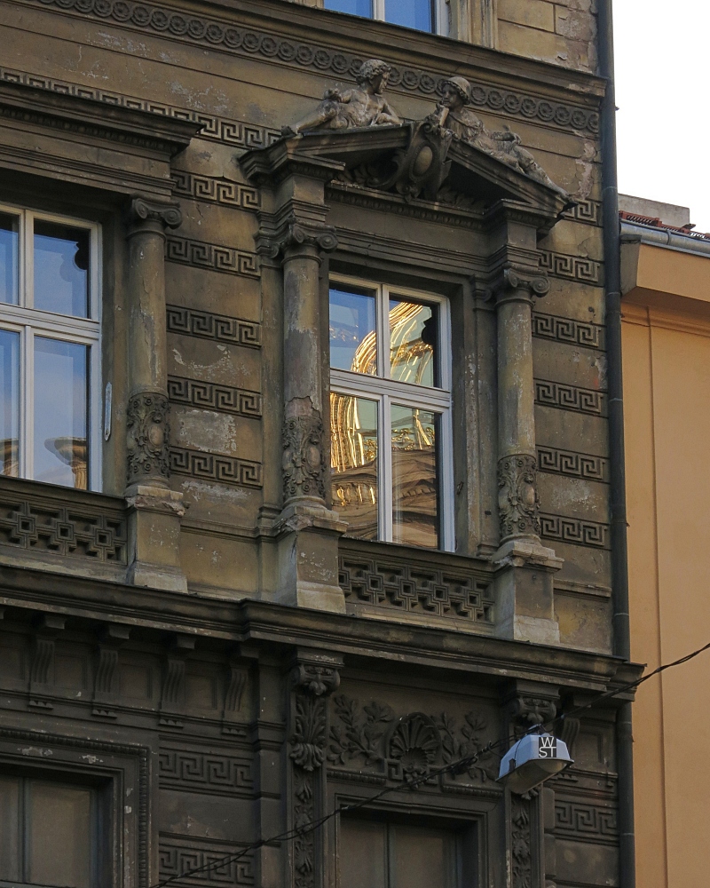 20 Spiegelung der Nationalmuseumkuppel