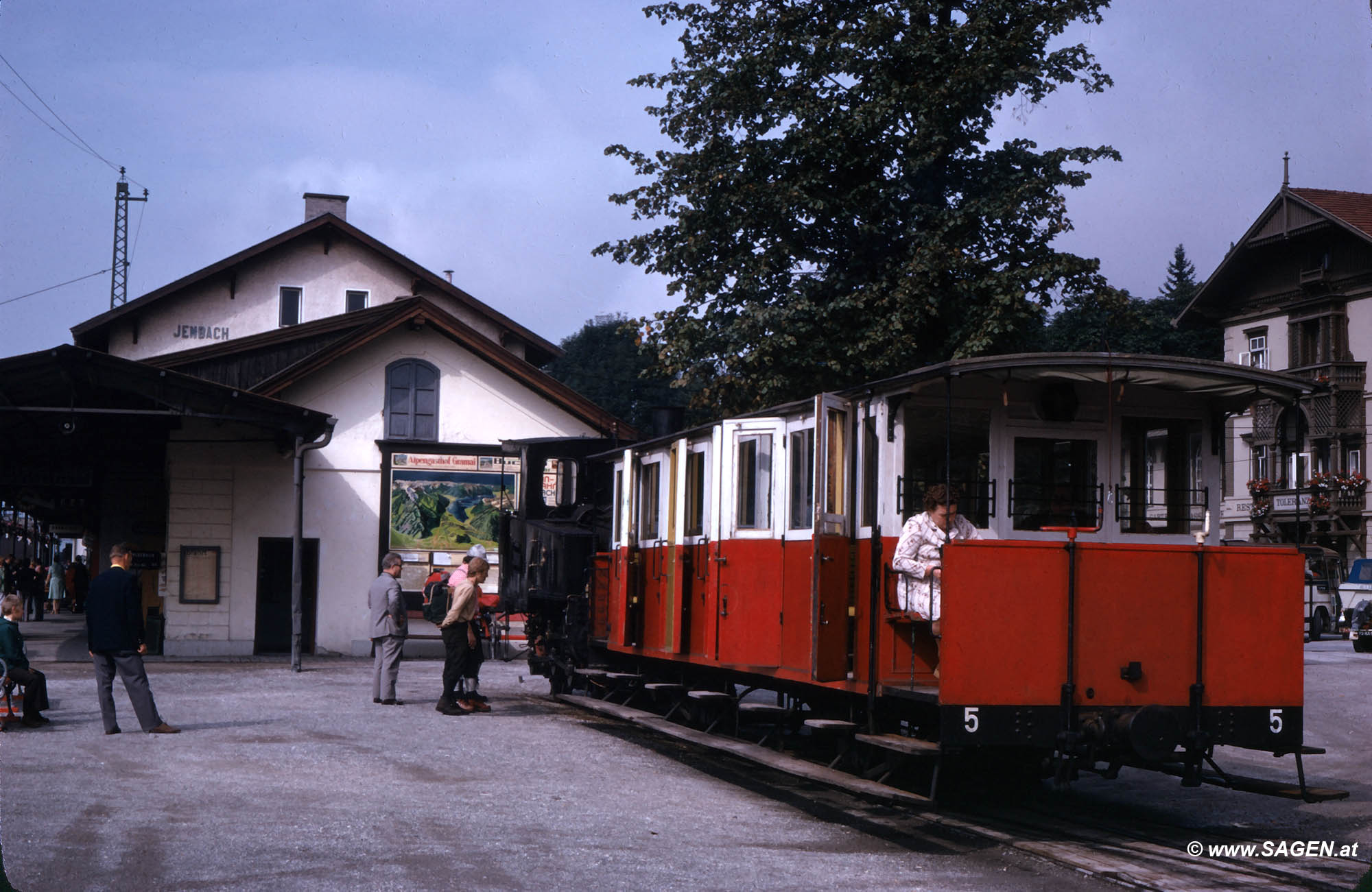 Achenseebahn in Jenbach August 1976