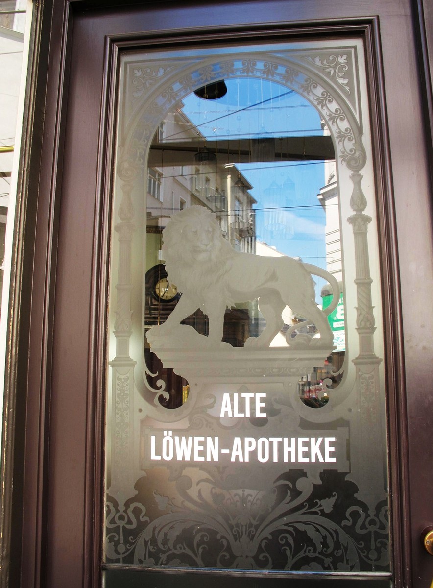 Alte Löwen-Apotheke in Wien-Josefstadt