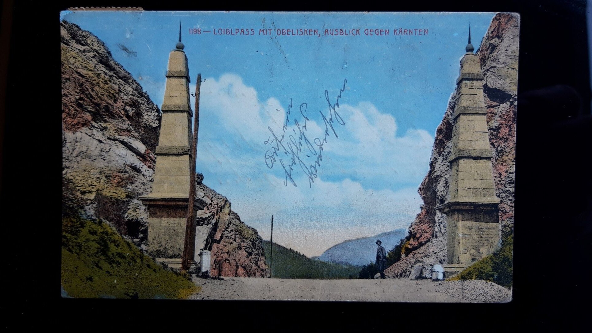 Ansichtskarte vom Loiblpass 1918 mit Grenz- Meilenstein und Obelisk