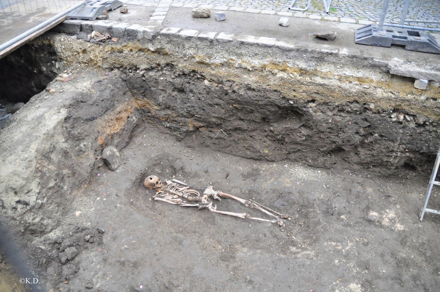 Archäologische Ausgrabungen in der Hauptdurchzugsstraße von Mautern an der 
