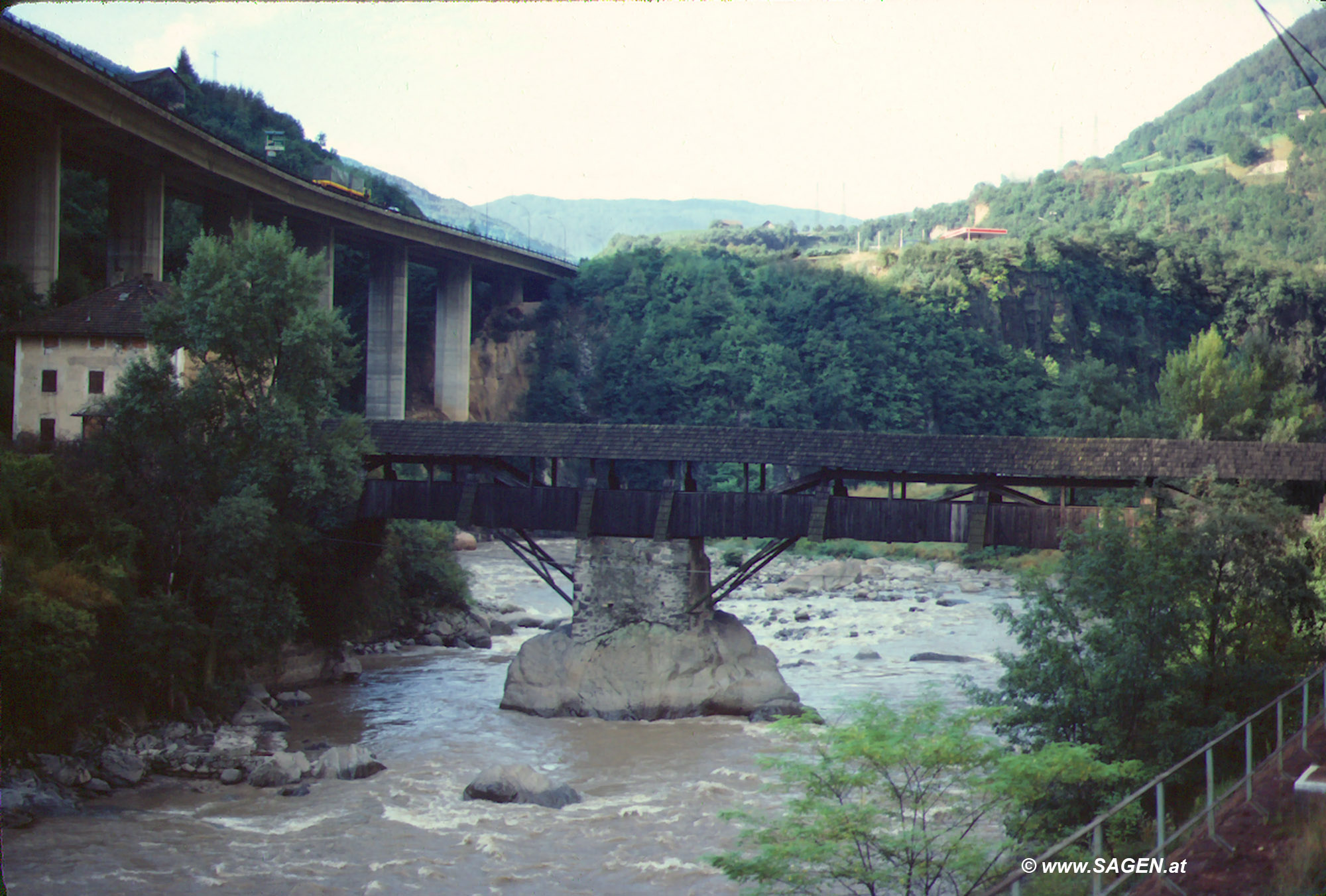 Atzwanger Brücke, Eisack, Völs am Schlern