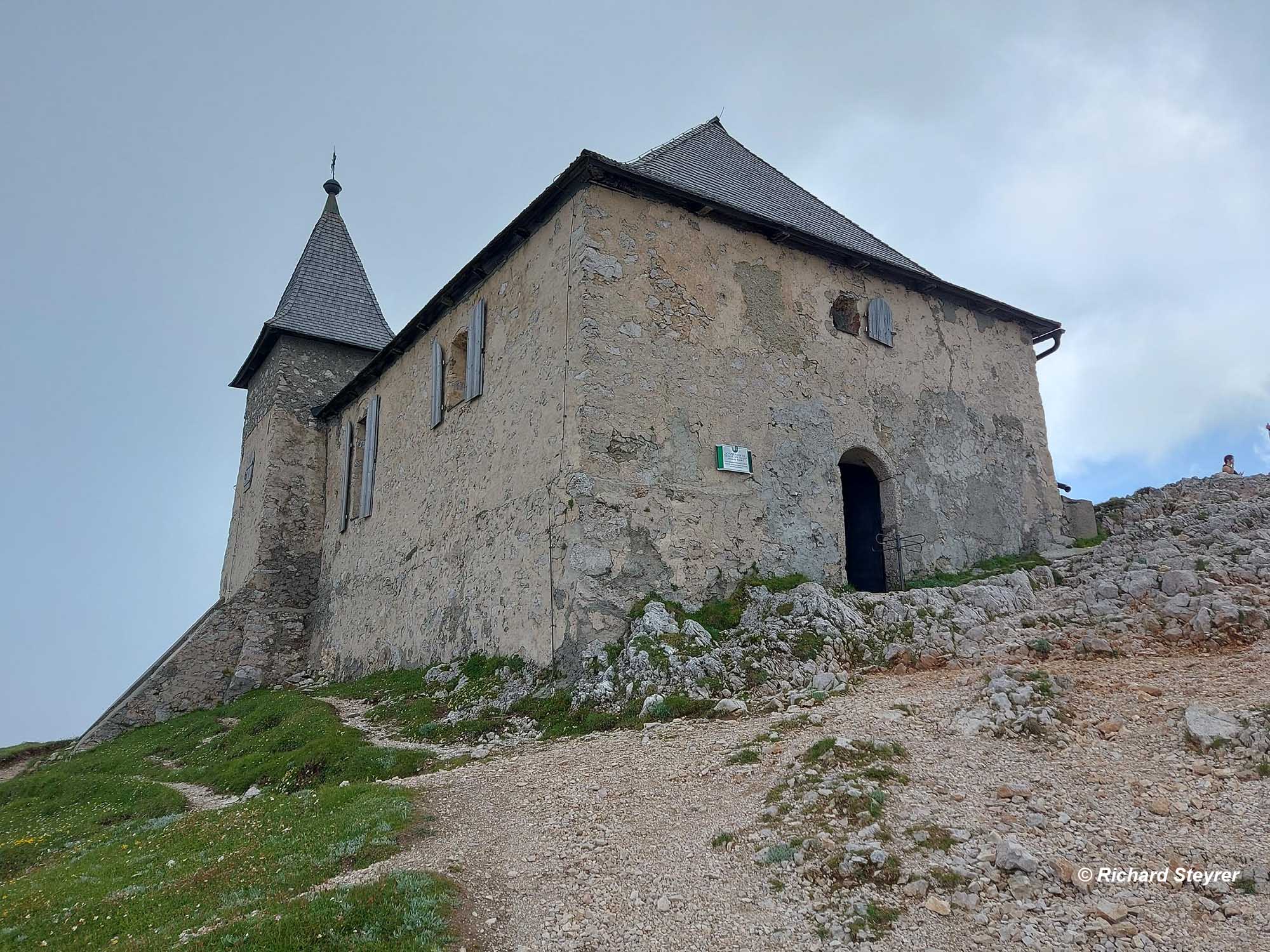 Aufstieg zur Knappenkirche "Maria am Stein" am Dobratsch