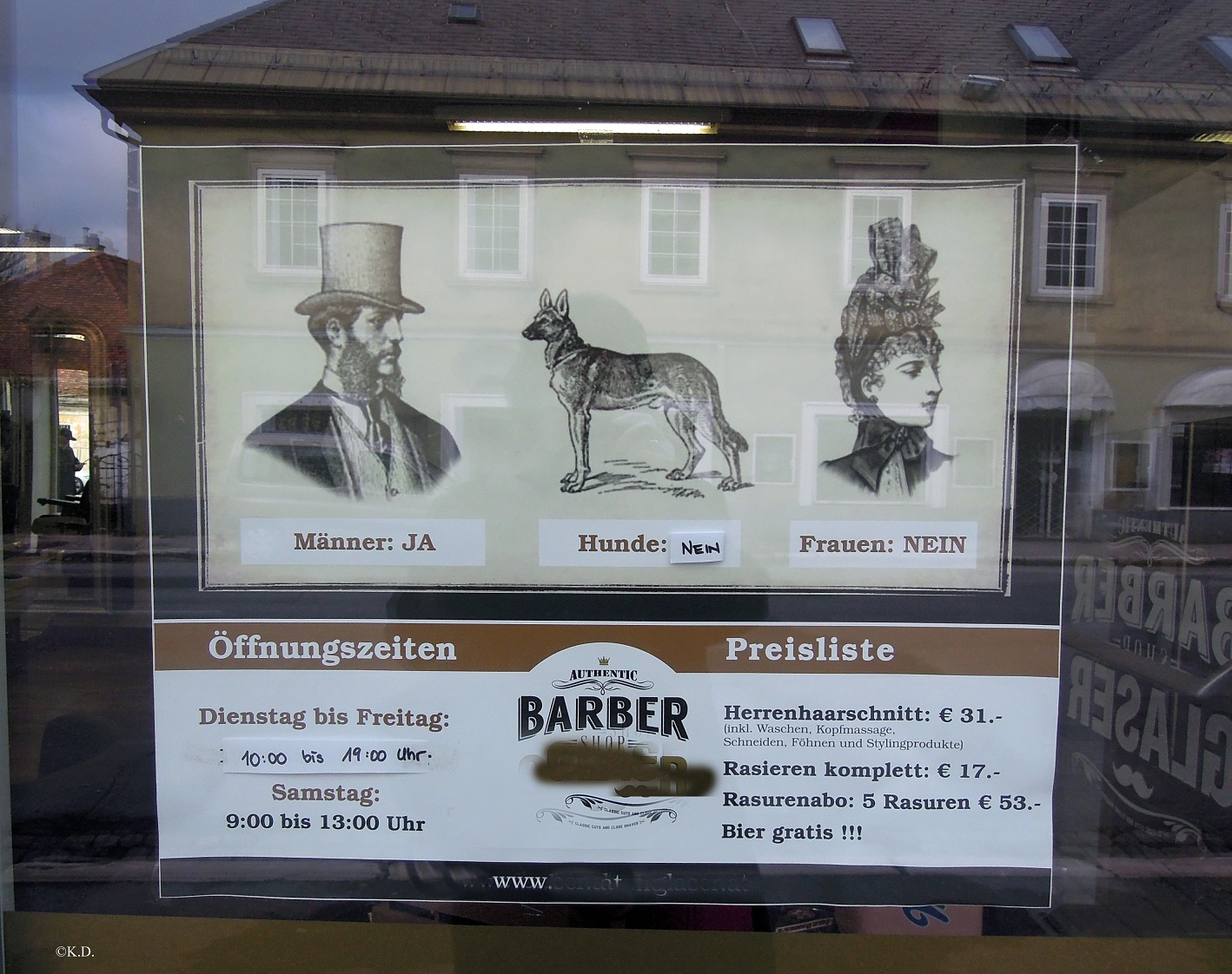 Auslage eines Herrenfrisörs in Klagenfurt