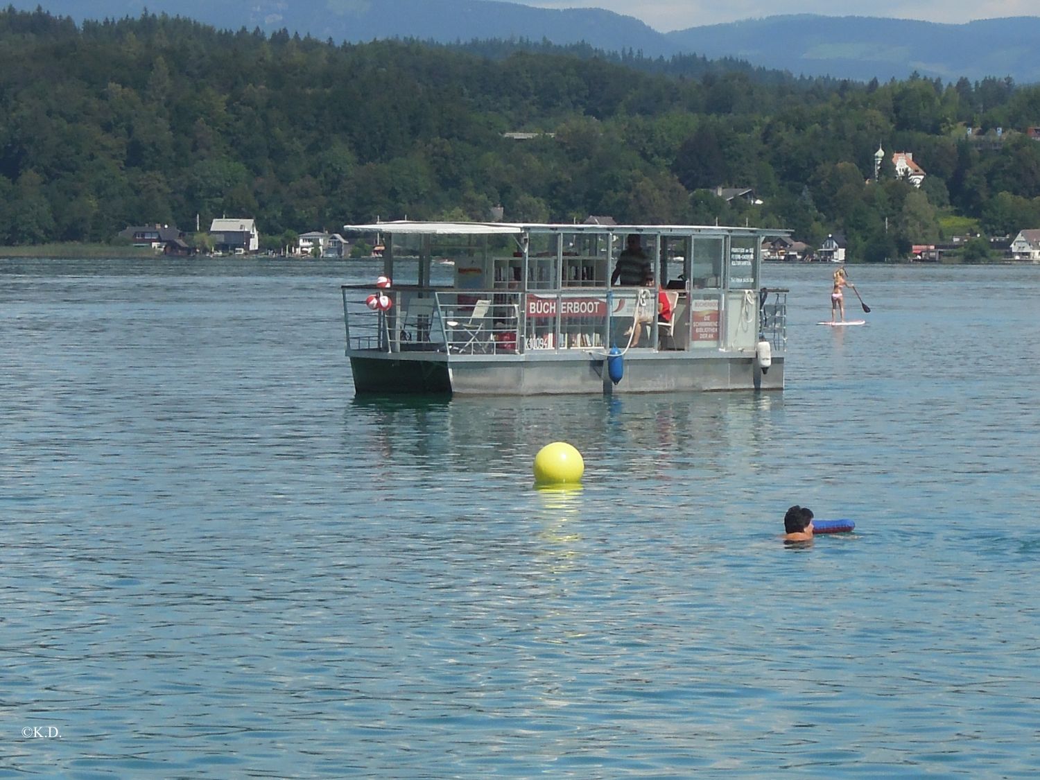 Bücherboot auf dem Wörthersee