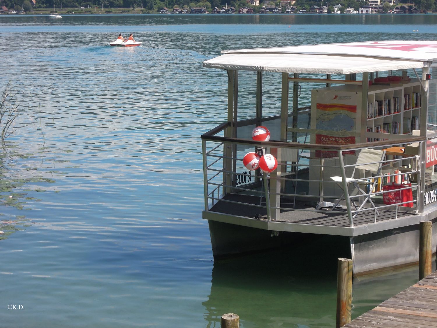 Bücherboot auf dem Wörthersee