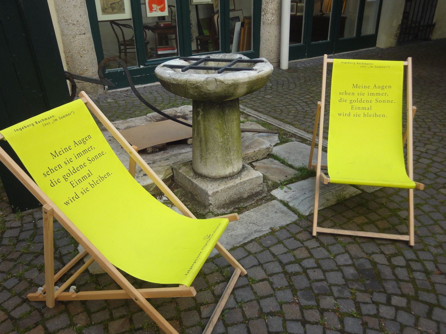 "Bachmann"-Sessel in der Innenstadt Klagenfurts