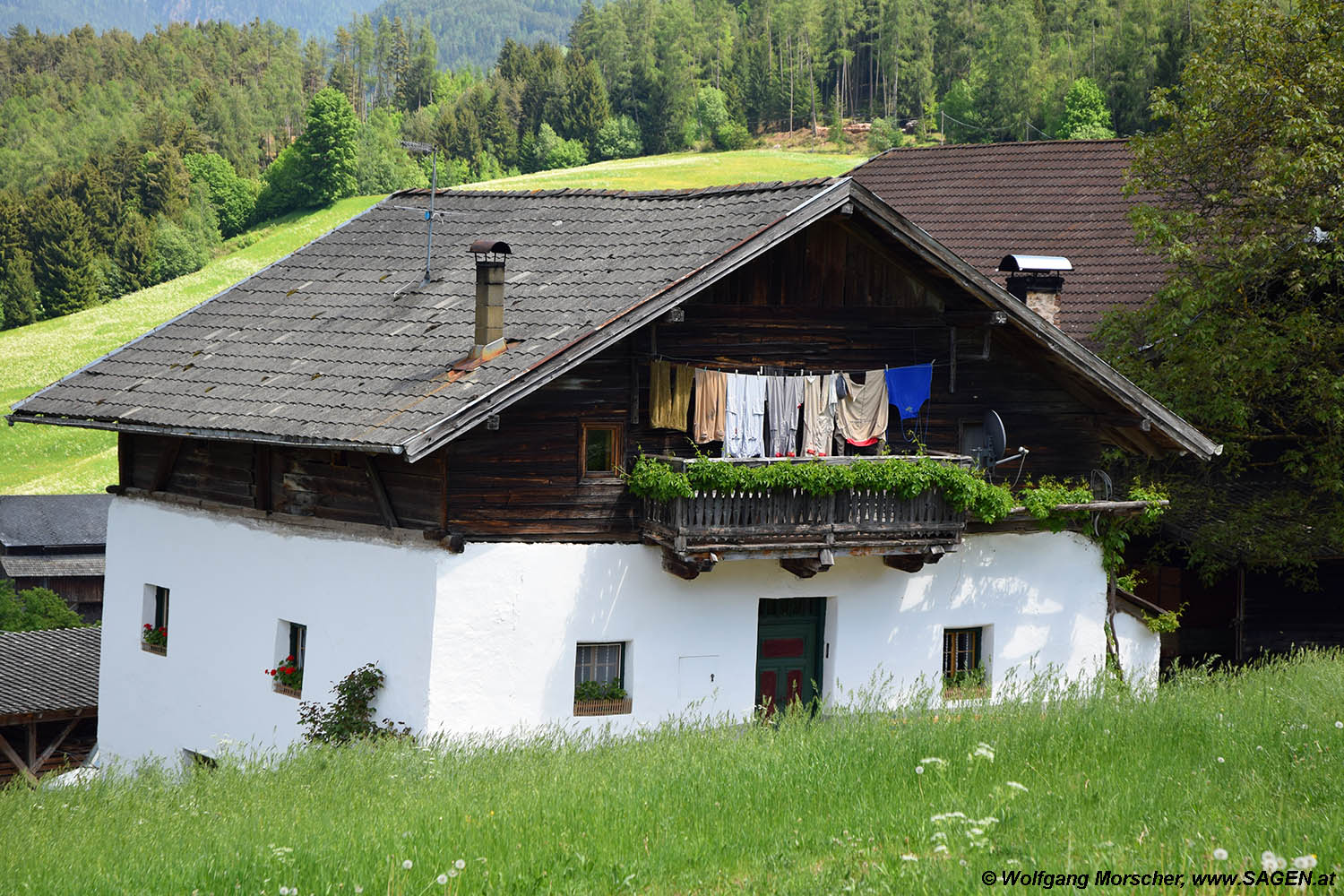 Bauernhaus mit Schurz, Tagusens, Südtirol
