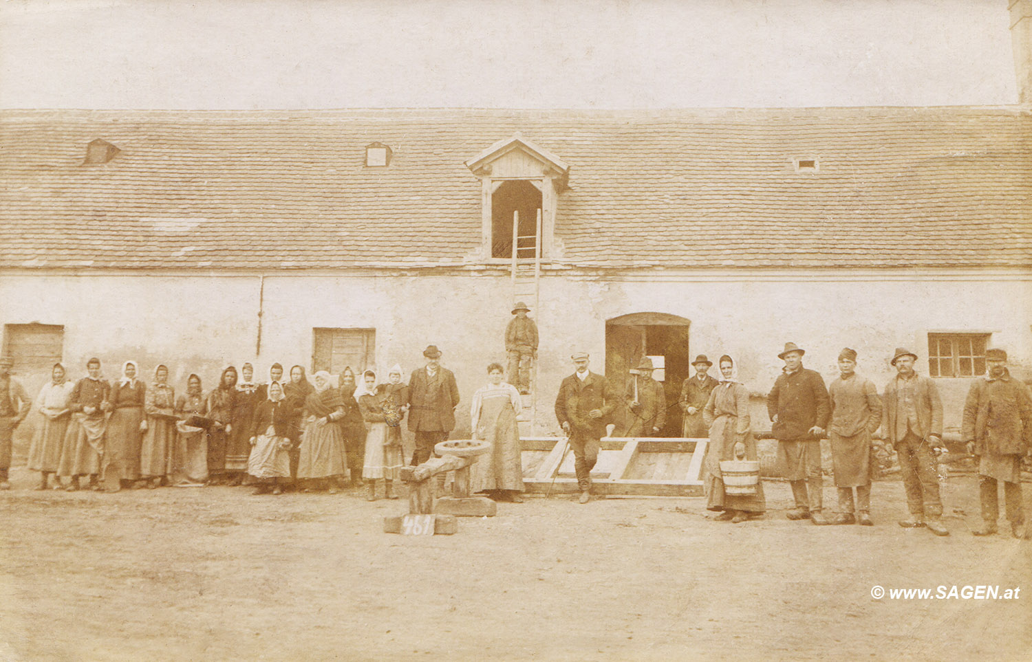 Bauernhof mit Personal um 1910