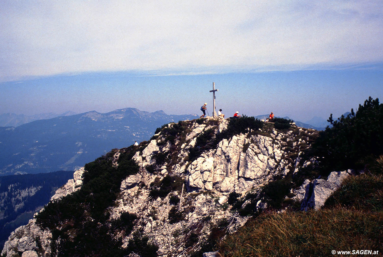 Beim Bergwandern in den Alpen