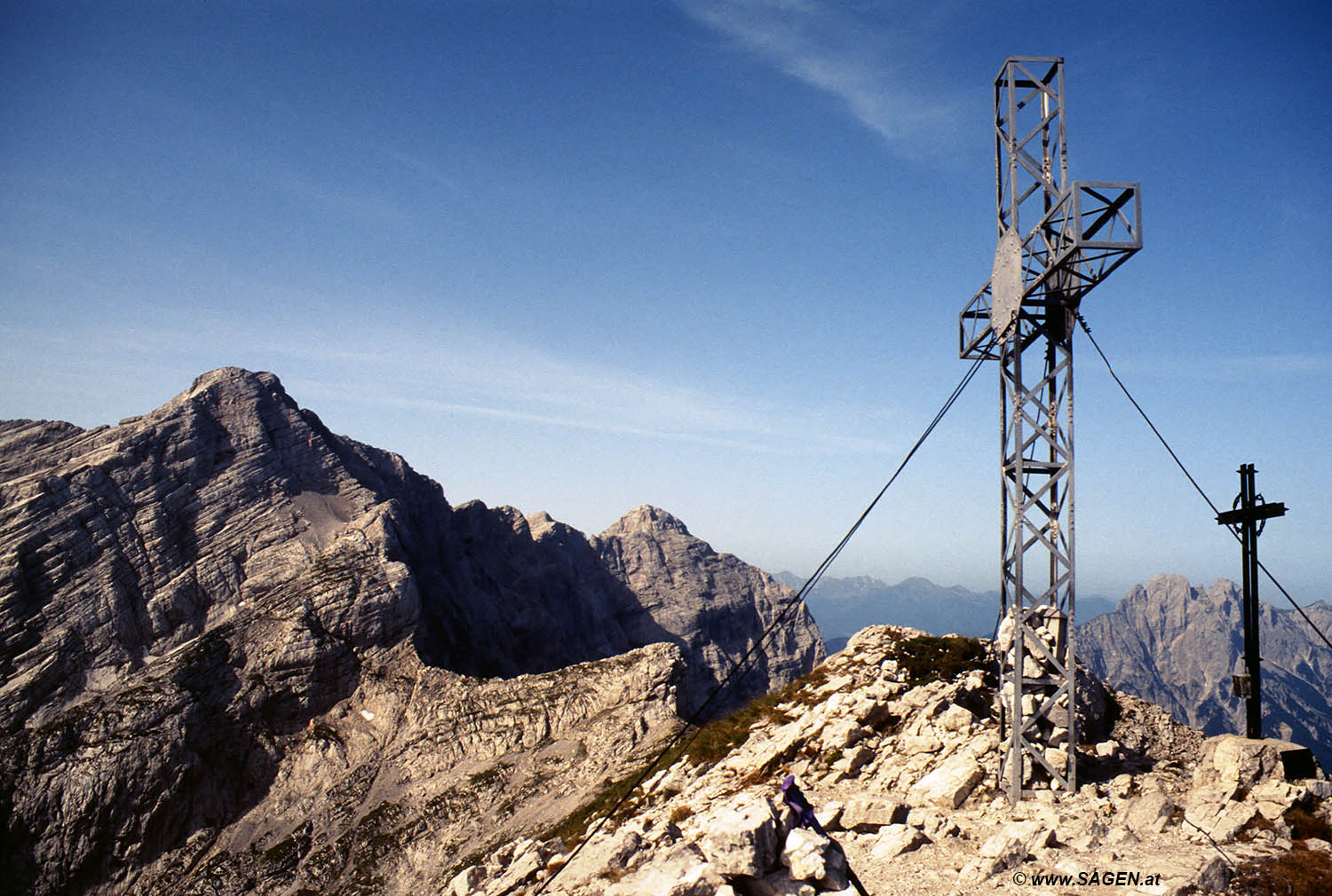 Beim Bergwandern in den Alpen