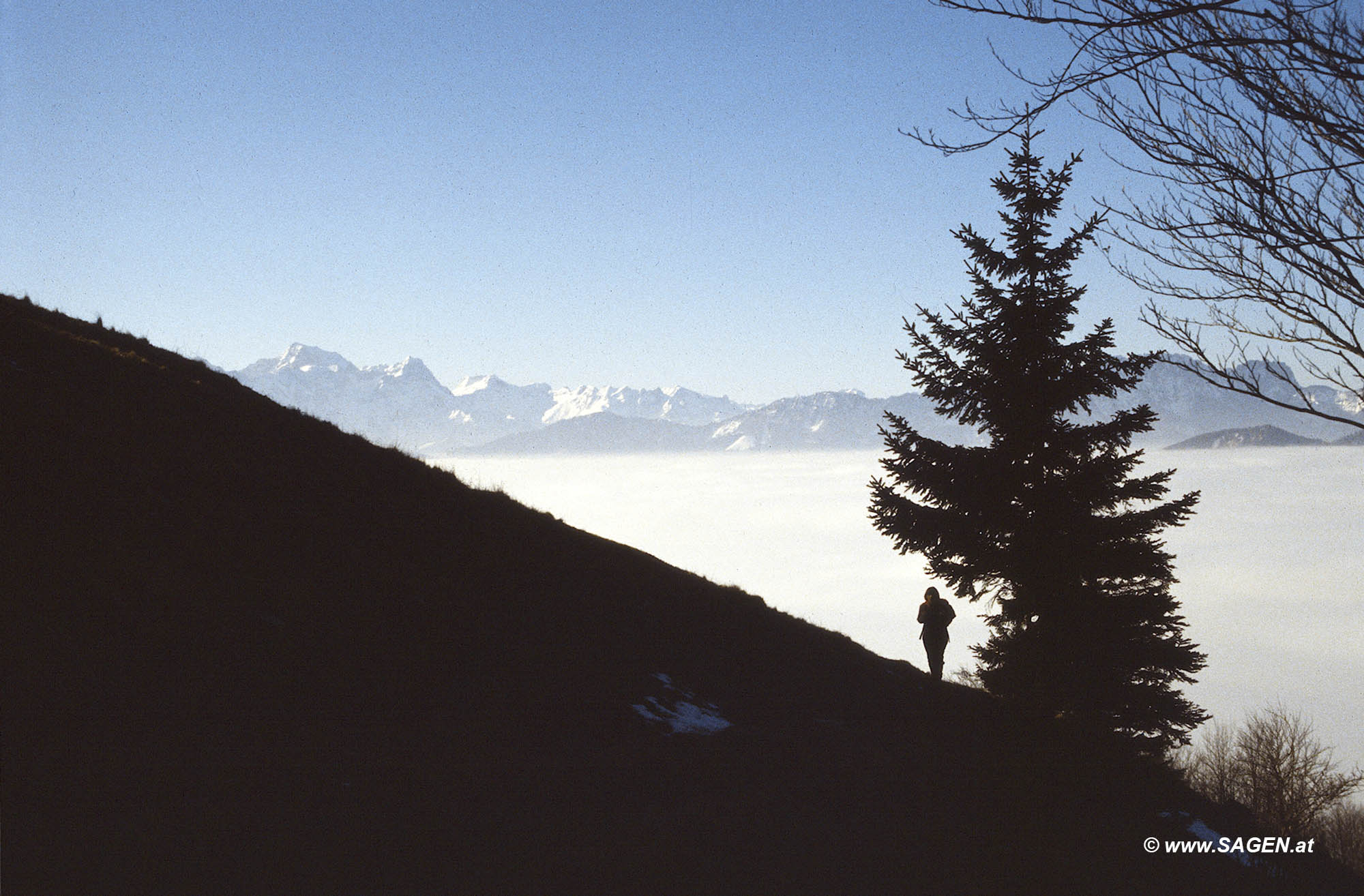 Bergwandern oberhalb Nebel