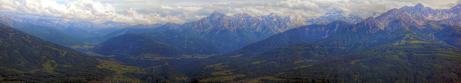 Blick über Wpp- und Stubaital