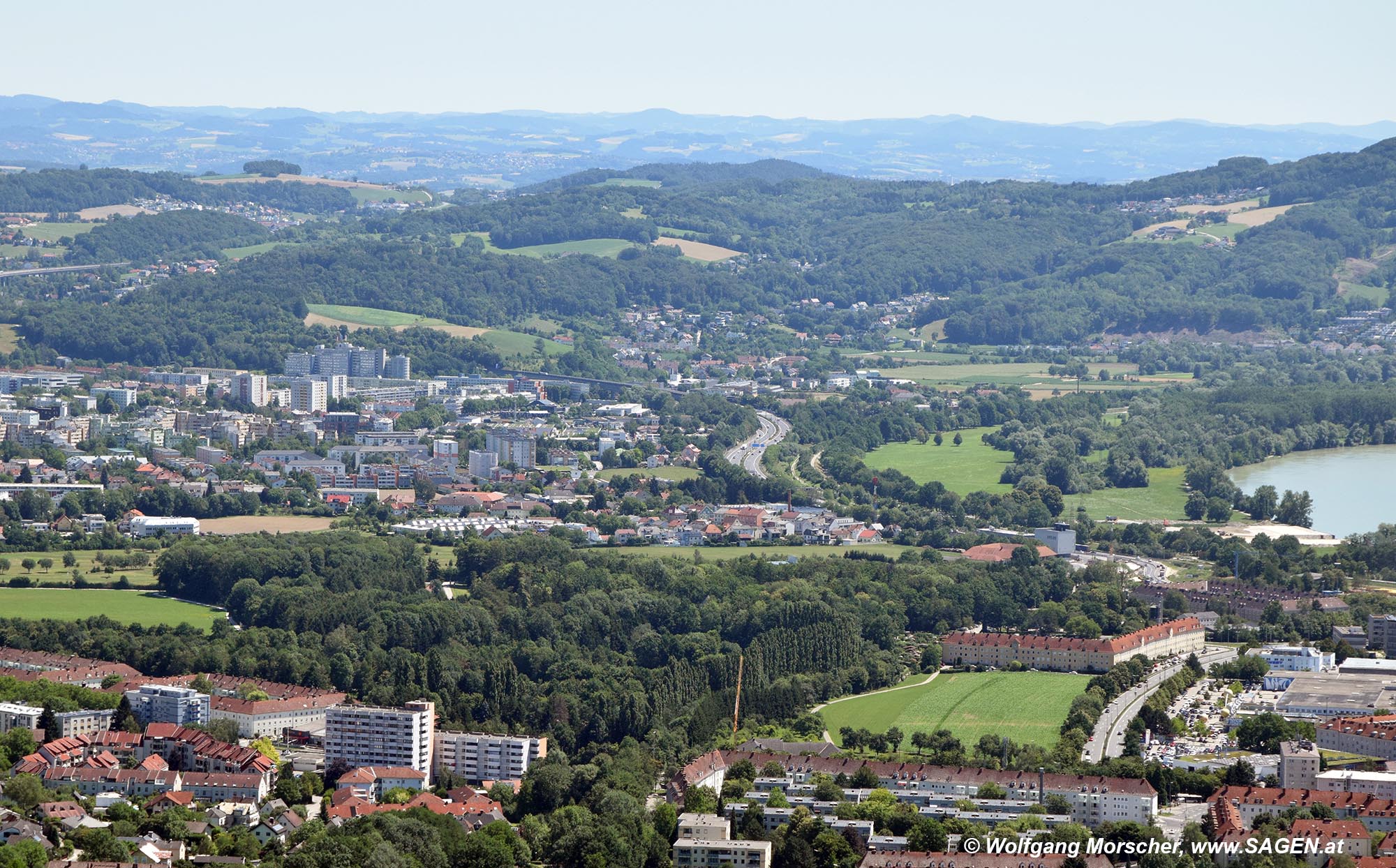 Blick auf Urfahr und Dornach in Linz vom Pöstlingberg