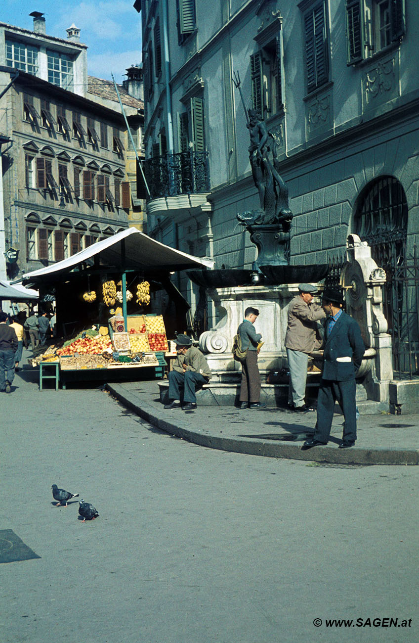 Bozen: Obstmarkt und Neptunbrunnen