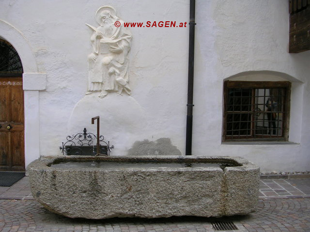 Brunnen der Abtei Marienberg