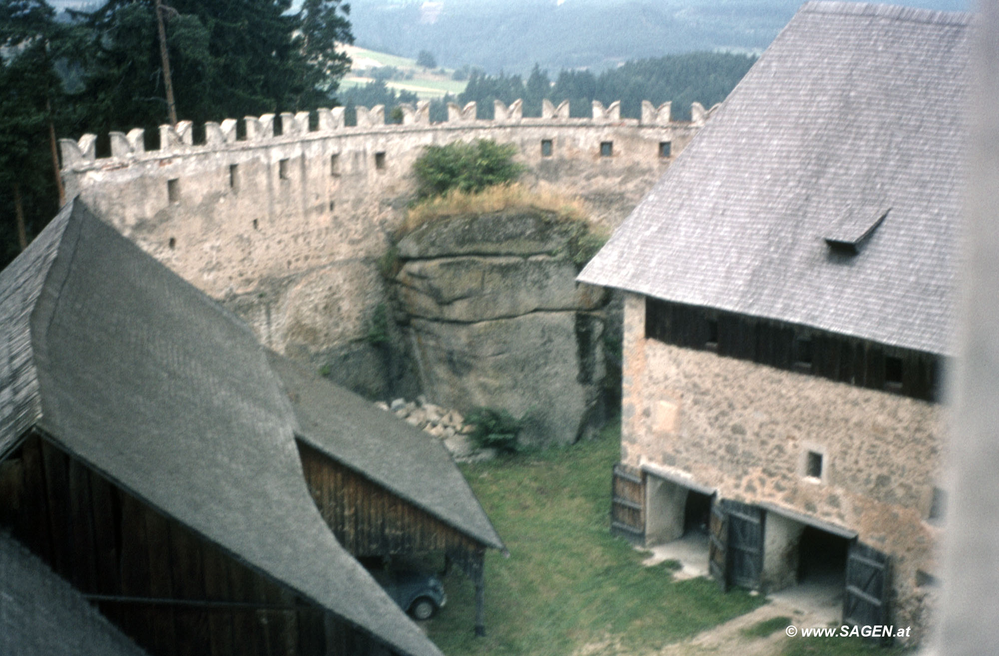 Burg Rappottenstein, einer der Innenhöfe
