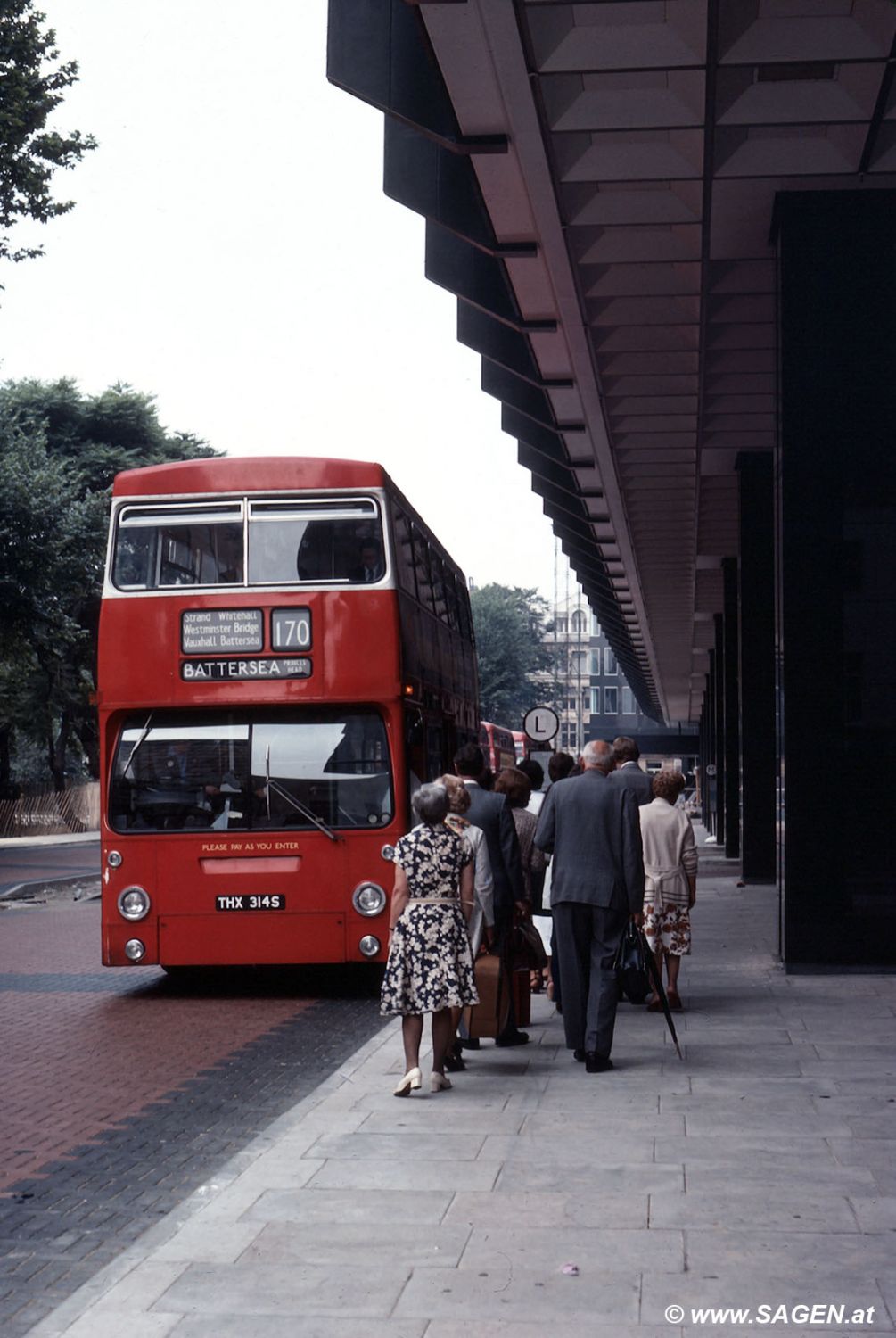 Bus London Battersea