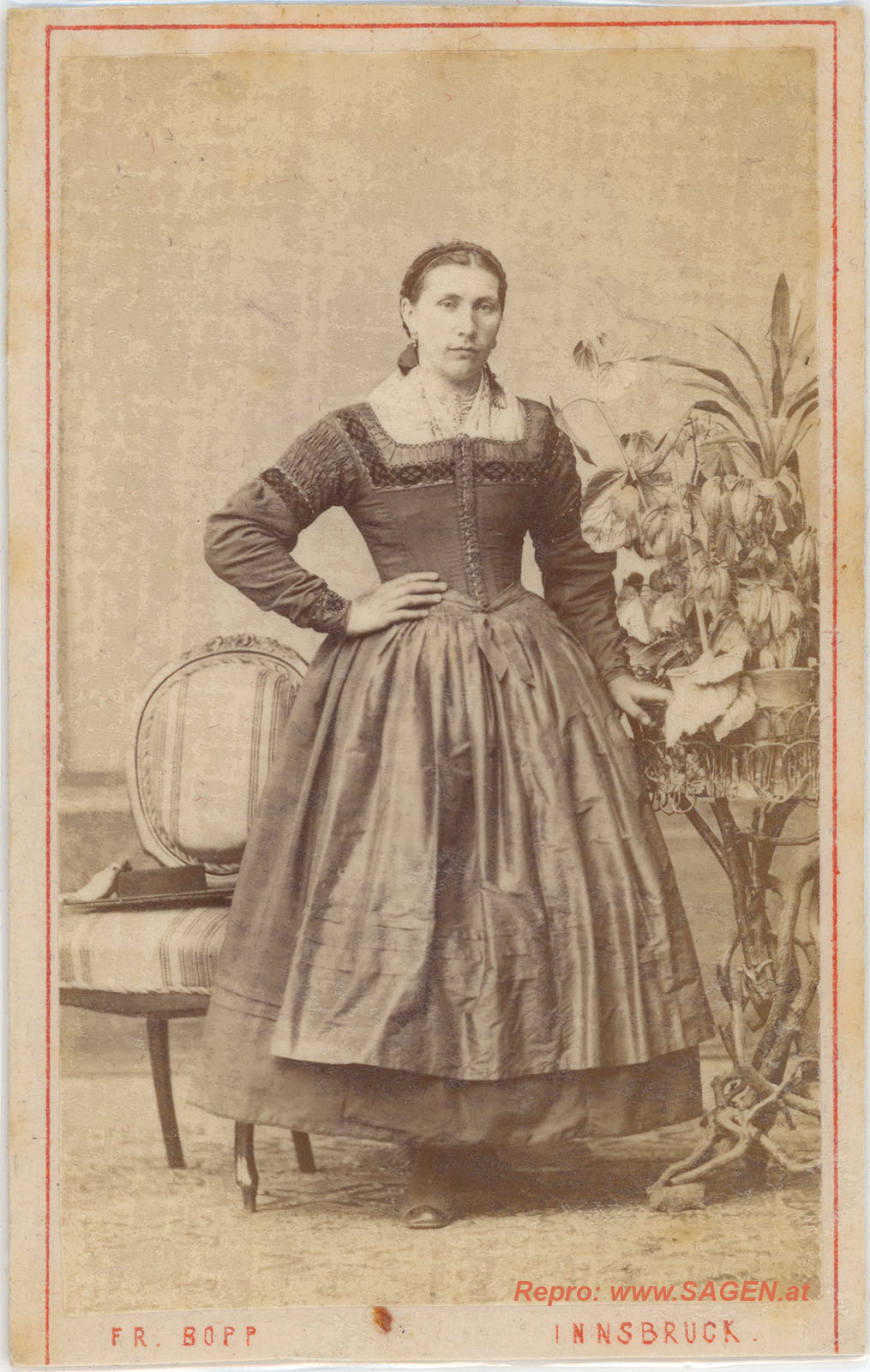 CdV Dame im Atelier Friedrich Bopp, Innsbruck