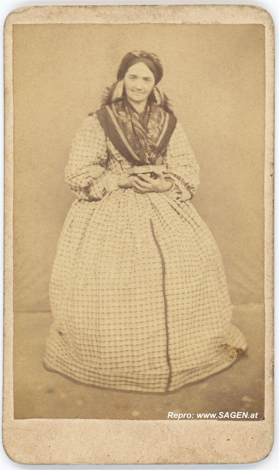 CdV Damenporträt 1860er/1870er, Wanderfotograf