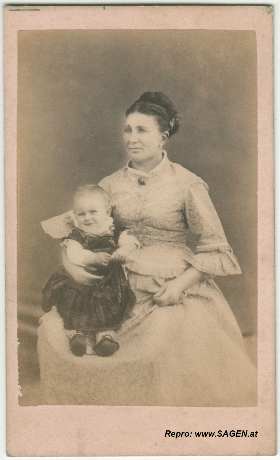 CdV Porträt Mutter mit Kind, 1860er Jahre bis 1874