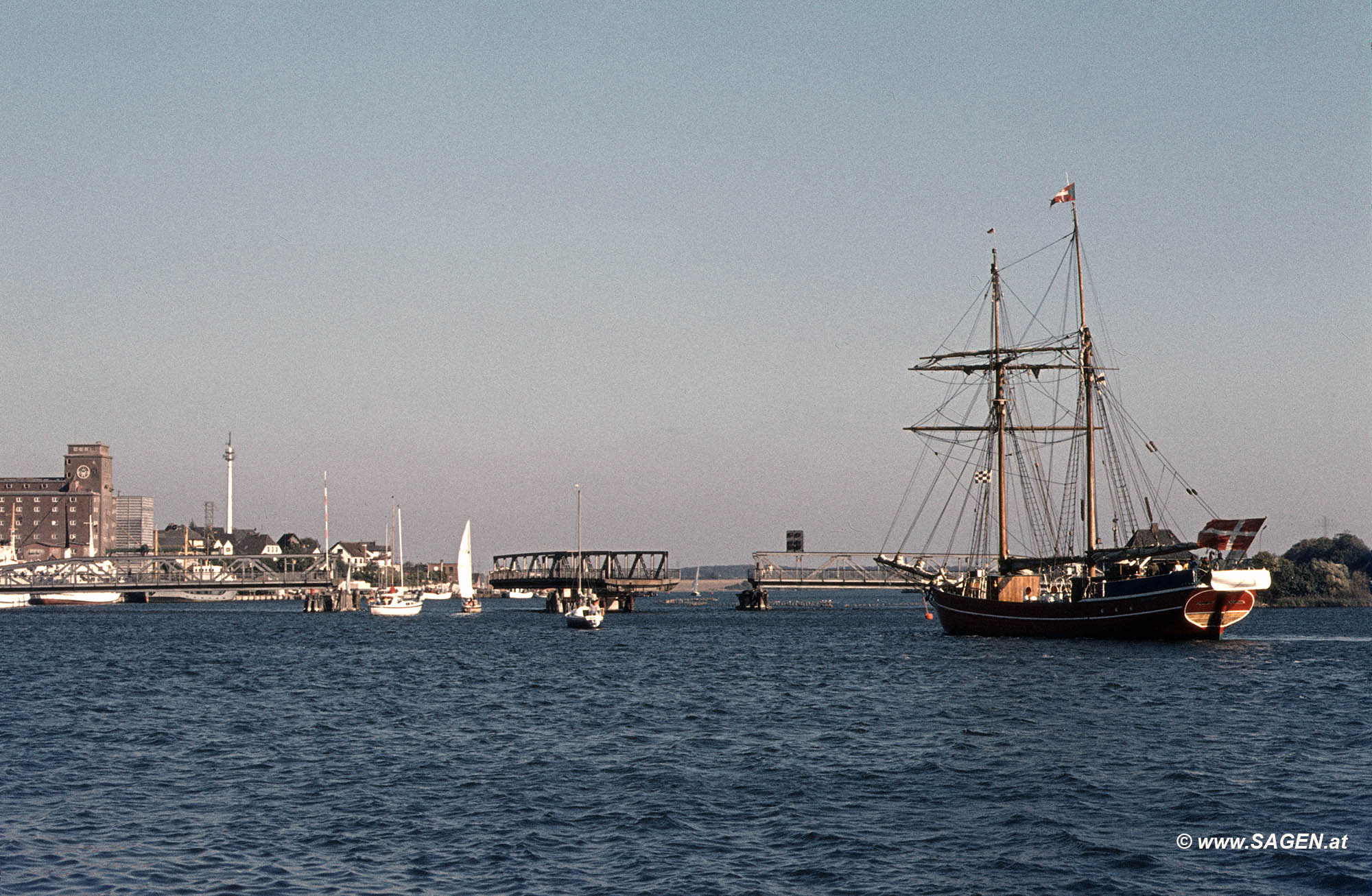 Dänemark Hafen Drehbrücke