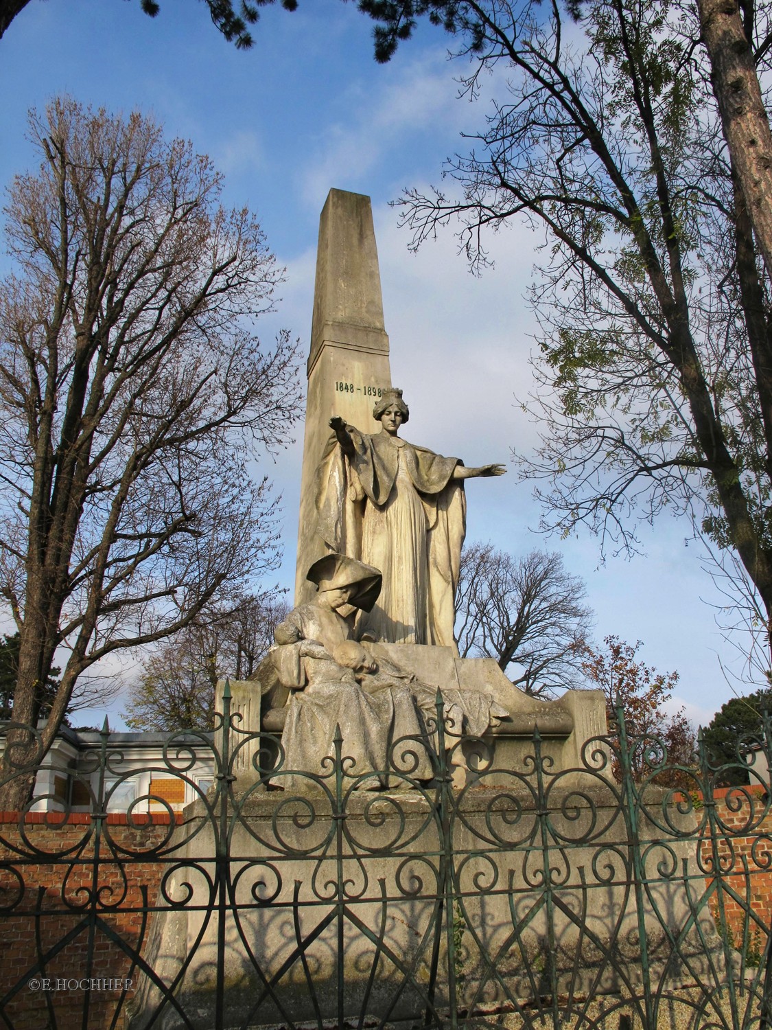 Denkmal zur Errichtung des Kinderspitals am Flötzersteig (Wilhelminenspital) (heute: Klinik Ottakring)