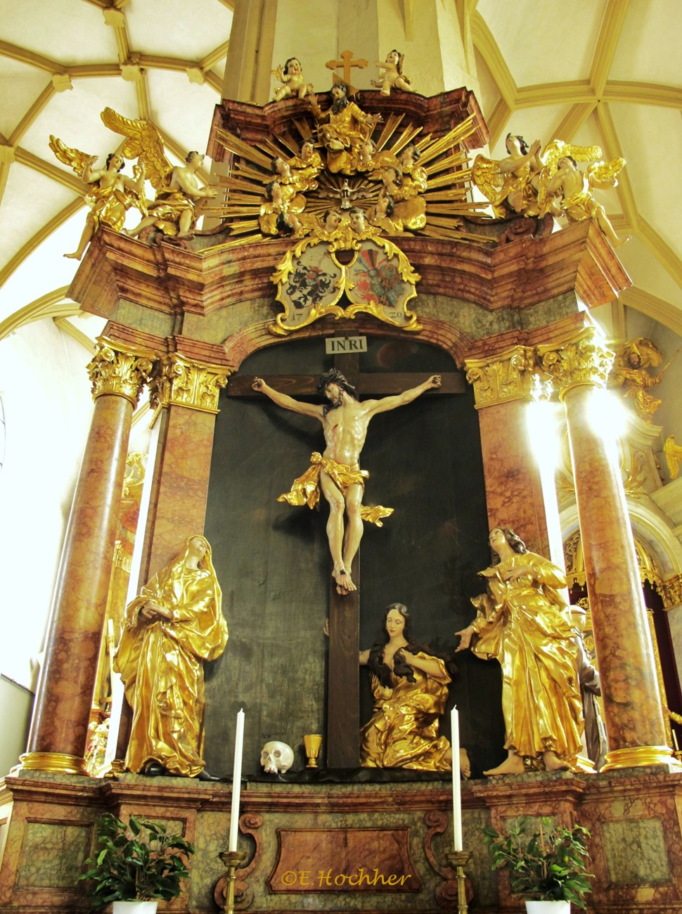 Der Kreuzaltar