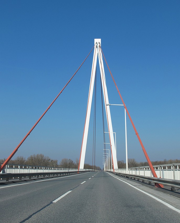 Donaubrücke bei Hainburg